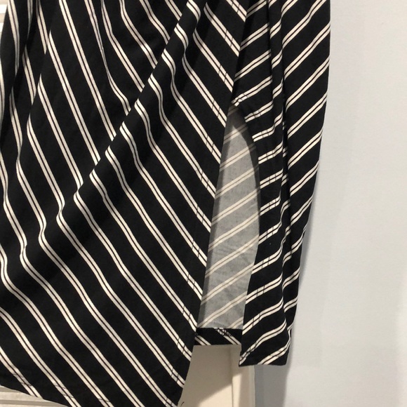 BODYCON DRESS 🖤☁️ - Picture 2 of 4